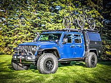 Посмотрите на Jeep Gladiator для велосипедистов с холодильником и грилем