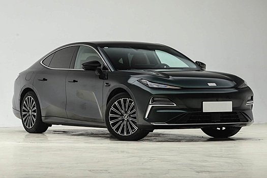 Большой седан Geely c запасом хода 1600 км оказался дешевле ожидаемого