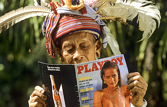 Российский Playboy вернул "обнаженку"