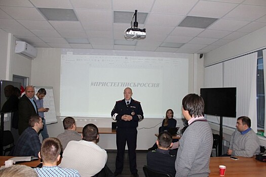 Сотрудники ГИБДД ЗАО г. Москвы провели инструктаж с водителями