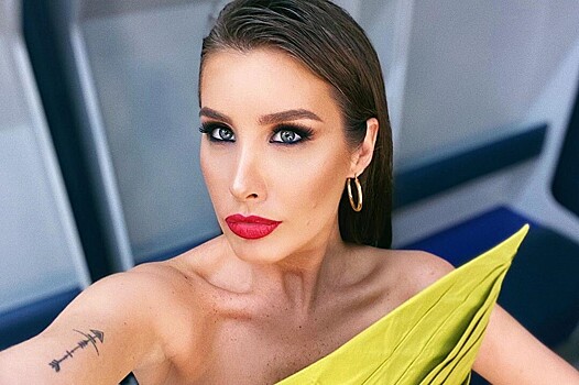 Беременная Топурия пришла к Урганту в мини-платье с топом-бюстгальтером