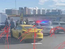 Мужчина, упавший с моста на Porsche, скончался в больнице