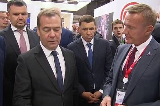 Медведев снова назвал Чувашию в числе отстающих по реализации «дорожного» нацпроекта