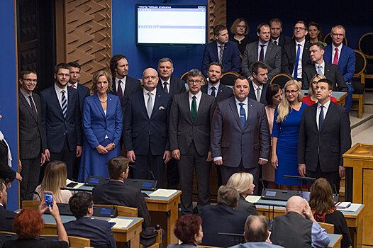 Все партии и правительство вступились за неграждан Эстонии от EKRE