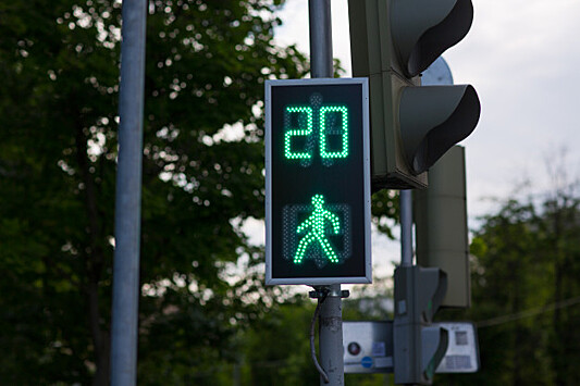 В Астрахани устанавливают современные светофоры