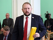 После увольнения из мэрии Долгопрудного бывший омский депутат Андрей Ткачук объявил бой маскам, 5G и алкоголю