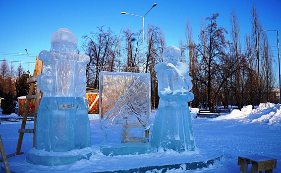 16 тонн льда пошло на строительства новогоднего городка-2020 в Бердске