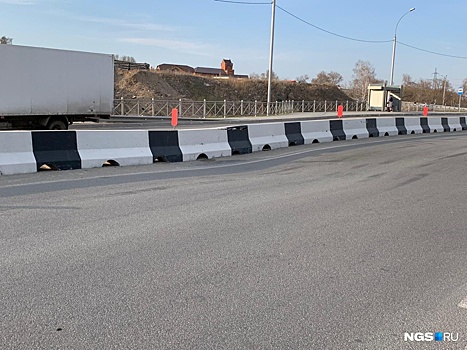 На самой новой дороге Новосибирска просело 5 метров асфальта