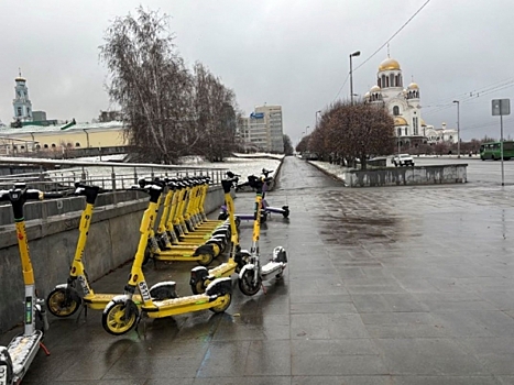 Власти Екатеринбурга о новом этапе борьбы с самокатами: «Не запрет, а контроль скорости»