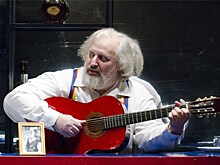 У перекрёстка