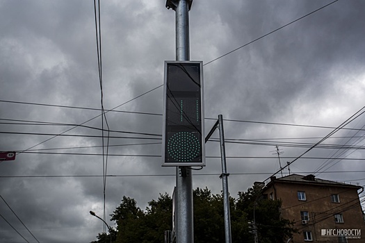 Пробка во все стороны: около НЗХК погасли светофоры