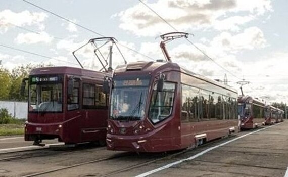 В Казани кондуктор трамвая затеял драку с пассажиром, вступившимся за девушку