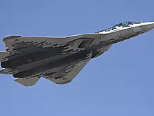 Нестандартную посадку Су-57 показали на видео