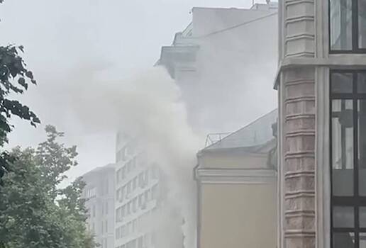 Пожар в китайском ресторане в центре Москвы попал на видео