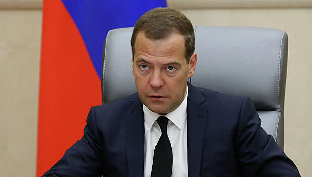 Медведев прибыл с официальным визитом в Баку
