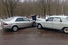 Под Тверью легковушка едва не столкнулась с большегрузом