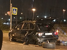 Девушка разбила свой BMW на выезде из Шушар