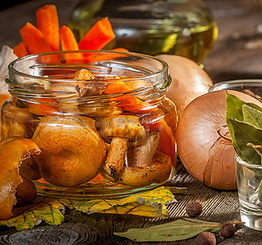 Как солить волнушки: холодный и горячий способ