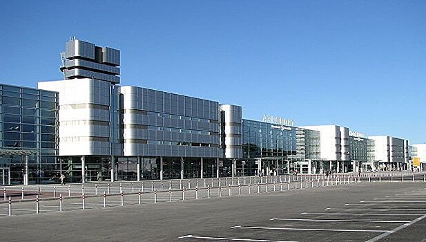 Аэропорт в Екатеринбурге возобновил работу после ЧП