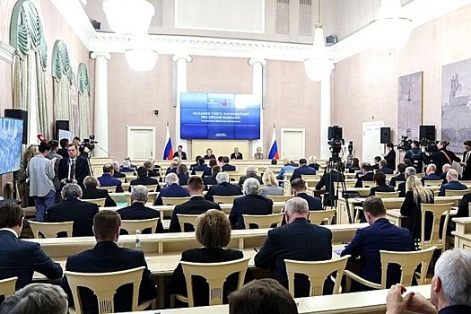 Спикер новосибирского Заксобрания оценил проблему нехватки врачей и учителей