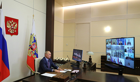 Президент Владимир Путин поблагодарил Сбербанк и Германа Грефа за новую больницу