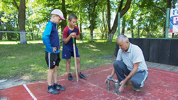 В Черняховске на одной из старейших арен региона прошла открытая тренировка по городошному спорту для детей