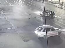 В Самаре пытавшийся скрыться от погони мотоциклист врезался в легковушку