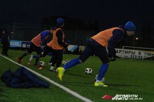 «ЧернозёмАгромаш» обыграл «Факел-М» в турнире за призы «АиФ»