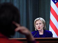 Клинтон платила работнику госдепа за обслуживание почты