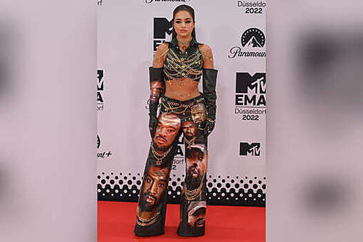 Израильская певица Ноа Кирел пришла на MTV EMA в костюме с изображением Канье Уэста