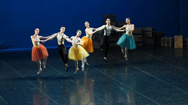 В Самаре театр оперы и балета из Екатеринбурга открыл региональную программу фестиваля "Золотая маска"