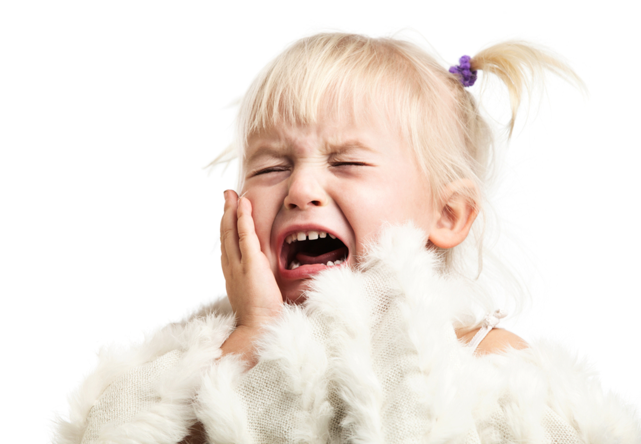 ребенок капризничает. как называли капризного ребенка 7 букв. как называли капризного ребенка 7 букв. избалованный ребенок. капризная девочка.