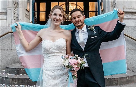 Два трансгендера заключили брак