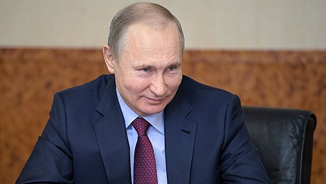 Путин наградил Вексельберга