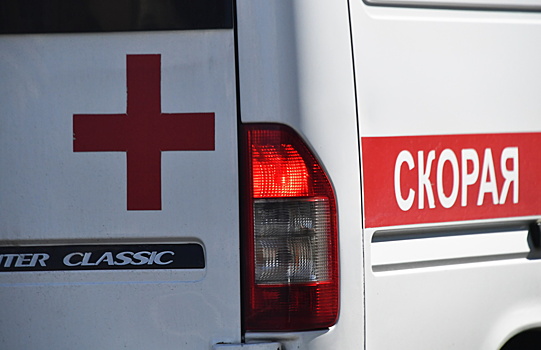 Автомобиль перевернулся после ДТП у здания Госдумы в Москве