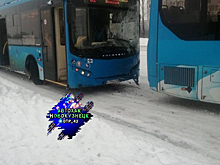 Пассажирские автобусы столкнулись в Новокузнецке