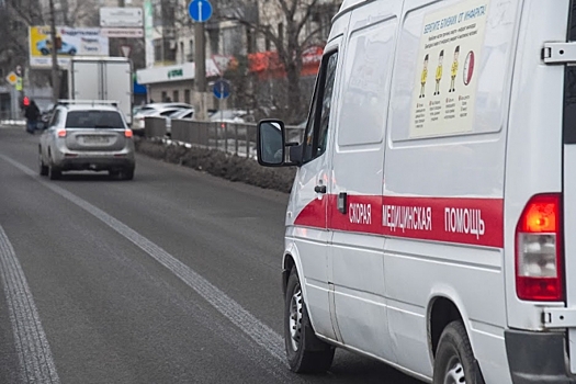 Водитель без прав перевернулся на машине в Волгоградской области