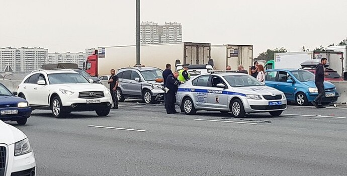 Тройное ДТП на МКАД унесло жизнь одного человека