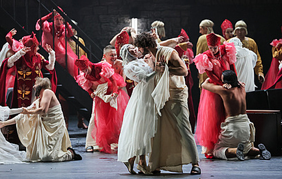 Если бы в будущем была монархия: чем необычна опера "Царская невеста" в МАМТе