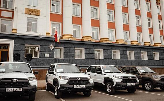 Курские медучреждения получили 10 новых автомобилей