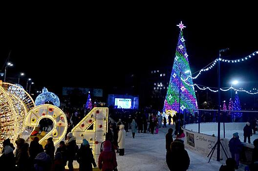 Праздничный городок на площади Ленина в Оренбурге будет работать до 21 января