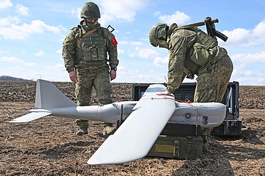 Летчики и артиллеристы в восторге от лазерной указки беспилотника "Орлан"