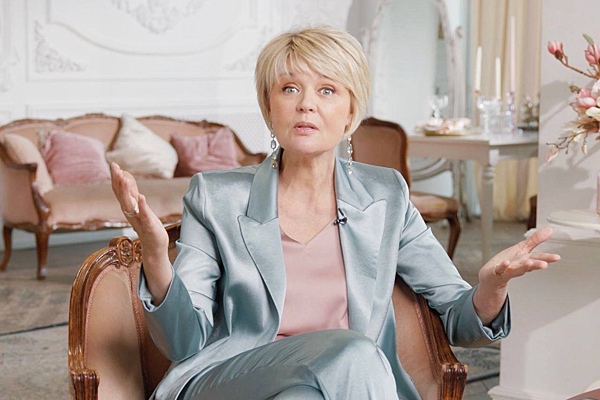 Үлкен қара бөкселері бар BBWs