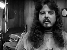 Умер музыкант и актер Майк Шэнк