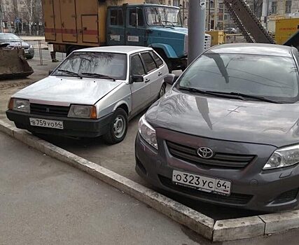 Коммунальщики не могут начать ремонтировать водопровод из-за припаркованного авто