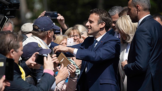 СМИ: Макрон лидирует с 55% голосов во втором туре выборов президента Франции
