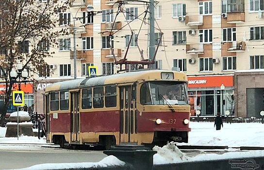 В Екатеринбурге водителям общественного транспорта урезали зарплату