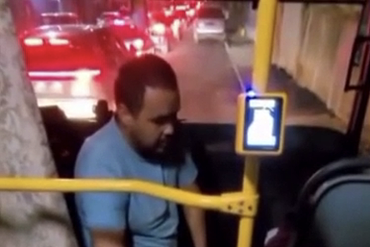 В Казахстане водитель свернул с маршрута и стал молиться в салоне автобуса