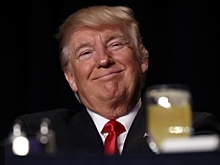 Мексика, беженцы и новые шторы: фотограф Обамы троллит Трампа в Instagram