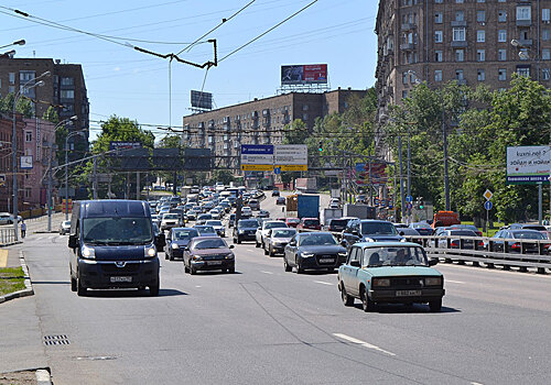 Названо количество лишних машин в Москве